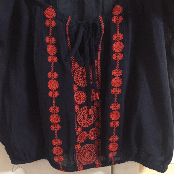 Crop Top - Picture 2 of 3